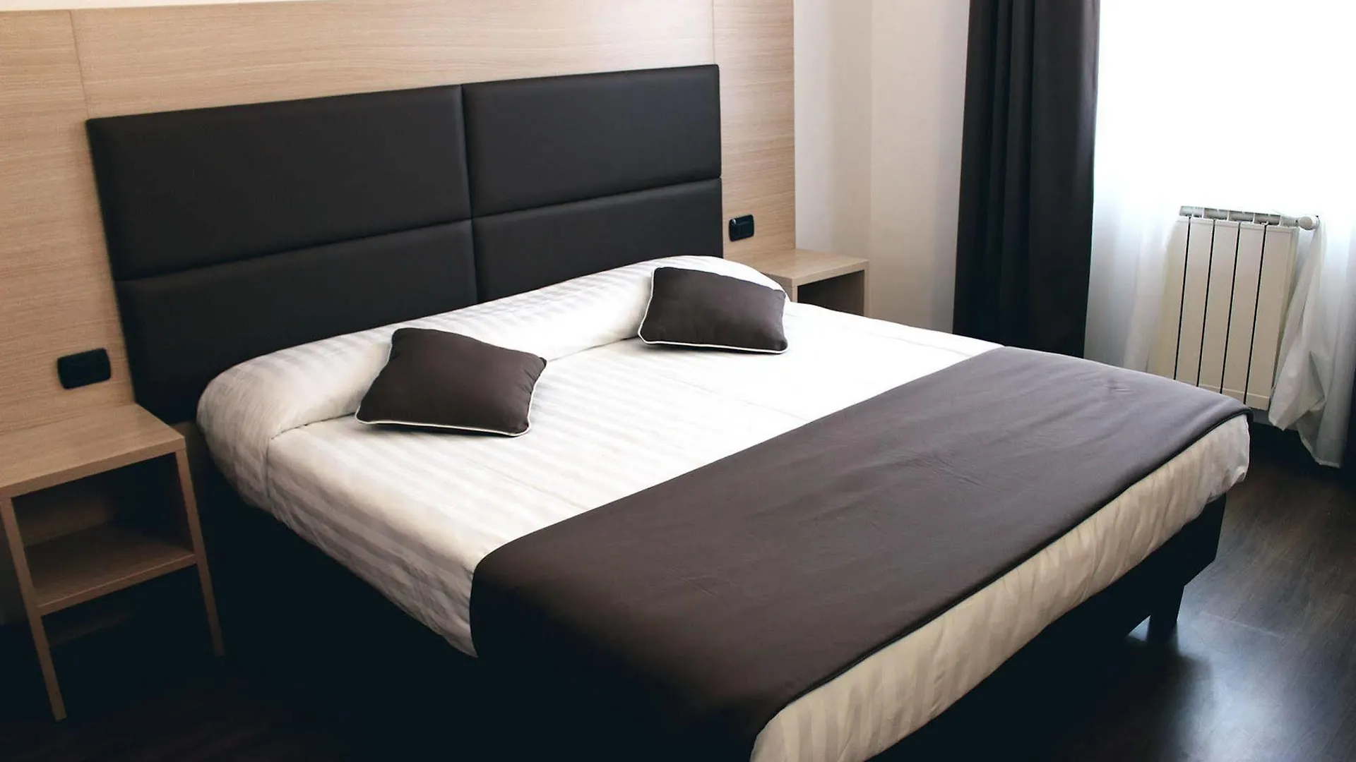 Hotel Esperanza contacts